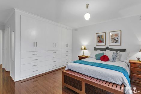 Property photo of 16 Thompson Court Endeavour Hills VIC 3802