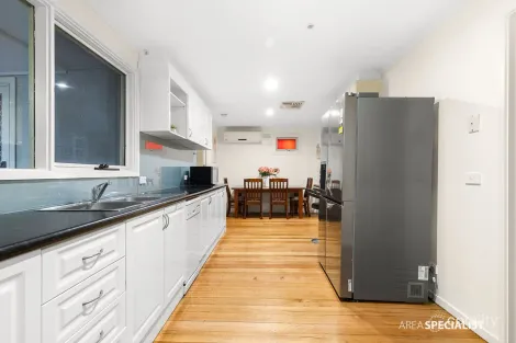 Property photo of 10 Bunton Court Werribee VIC 3030