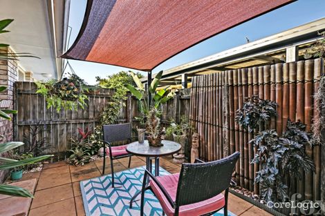 Property photo of 2/5 Pamela Court Labrador QLD 4215