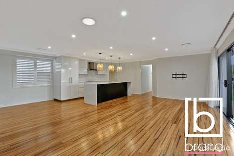 Property photo of 7 Honeygum Way Mardi NSW 2259