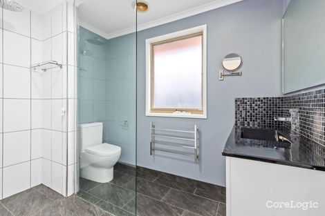 Property photo of 42 McLaughlin Crescent Mill Park VIC 3082