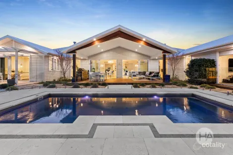 4 WOODHAVEN RD, MORNINGTON, VIC 3931