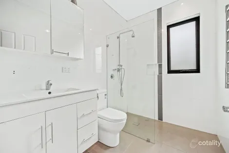 Property photo of 4 Wallace Avenue Dandenong VIC 3175