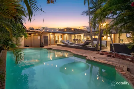 Property photo of 6 Nautilus Place Biggera Waters QLD 4216