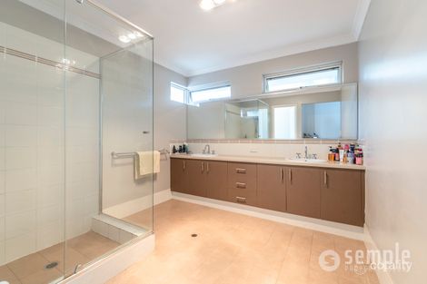Property photo of 16 Rosette Place Piara Waters WA 6112