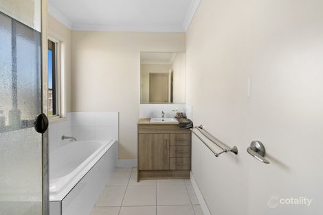 Property photo of 6 Bayside Close Point Vernon QLD 4655
