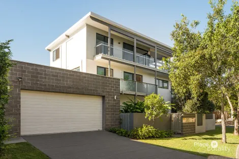 Property photo of 30 Waterline Crescent Bulimba QLD 4171