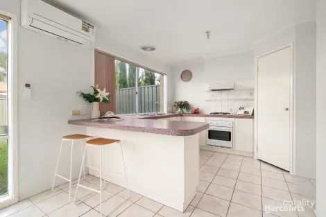 Property photo of 16 Gellion Place Roxburgh Park VIC 3064