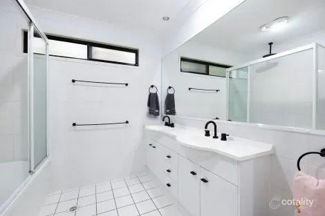 Property photo of 20/2 Ridgeline Way Highland Park QLD 4211
