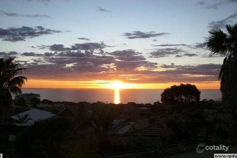 Property photo of 30 Neeangarra Crescent Hallett Cove SA 5158