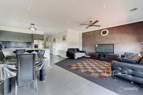 Property photo of 2/5 Bronco Court Meadow Heights VIC 3048