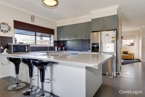 Property photo of 2/5 Bronco Court Meadow Heights VIC 3048