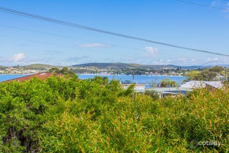 Property photo of 43 Middle Point Road Bolton Point NSW 2283