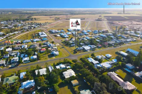 Property photo of 38 Bathurst Street Elliott Heads QLD 4670