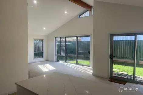 Property photo of 2/99 Bathurst Road Orange NSW 2800