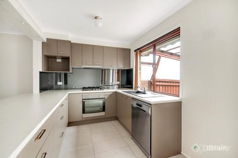 Property photo of 33 Earnshaw Drive Carrum Downs VIC 3201