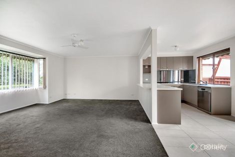 Property photo of 33 Earnshaw Drive Carrum Downs VIC 3201