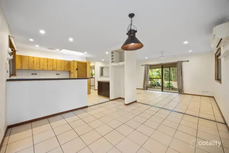 216 Mons Rd, Forest Glen, QLD 4556