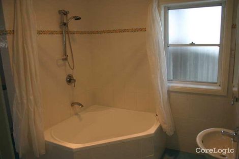 Property photo of 52 Curl Curl Parade Curl Curl NSW 2096