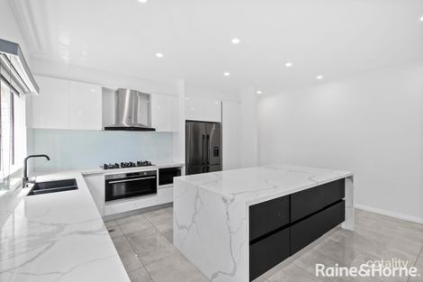 Property photo of 46 Limpopa Square Roxburgh Park VIC 3064