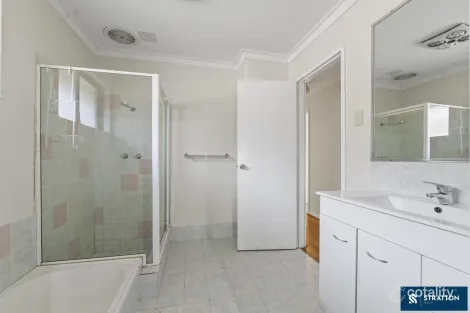 Property photo of 8 Kimberley Way Parkwood WA 6147