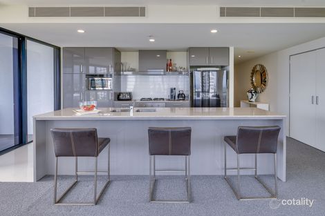 Property photo of 801/4 Wahroonga Place Surfers Paradise QLD 4217