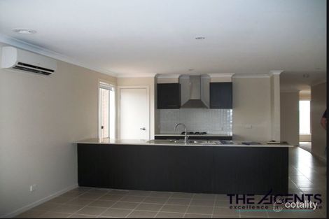 Property photo of 65 Kingbird Avenue Tarneit VIC 3029
