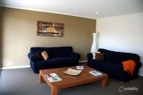 Property photo of 2/31 Wrenfordsley Place Latham ACT 2615