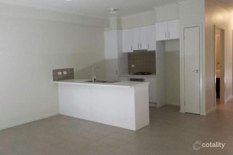 Property photo of 58 Sahi Crescent Roxburgh Park VIC 3064