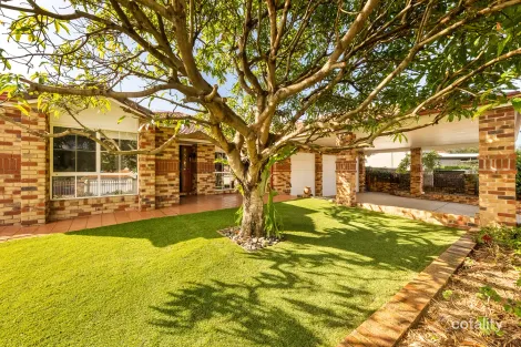 Property photo of 29 Oak Place Mackenzie QLD 4156