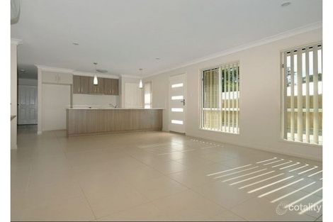 Property photo of 2/10 McDowall Street Newtown QLD 4350