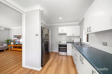 Property photo of 15 O'Neill Road Menai NSW 2234