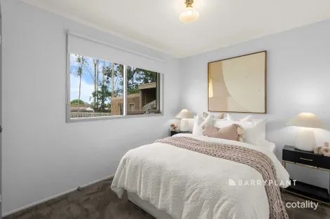 Property photo of 37 Garnet Close Narre Warren VIC 3805