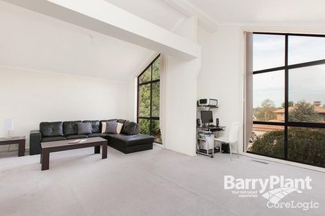 Property photo of 22 Edward Freeth Drive Endeavour Hills VIC 3802