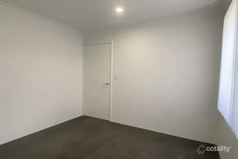 Property photo of 8 Yellowstone Grove Success WA 6164