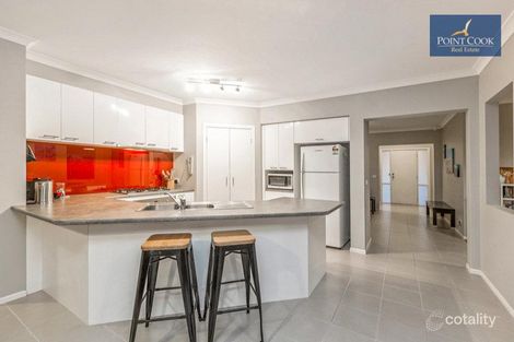 Property photo of 10 Gingelly Close Point Cook VIC 3030