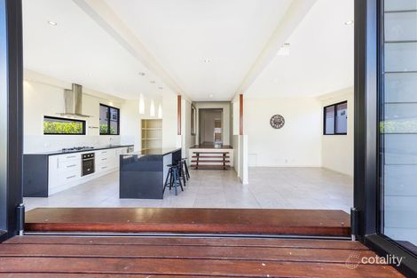 115 Bennetts Rd, Norman Park, QLD 4170