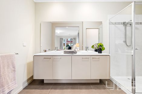 Property photo of 12 Mandora Grange Tarneit VIC 3029