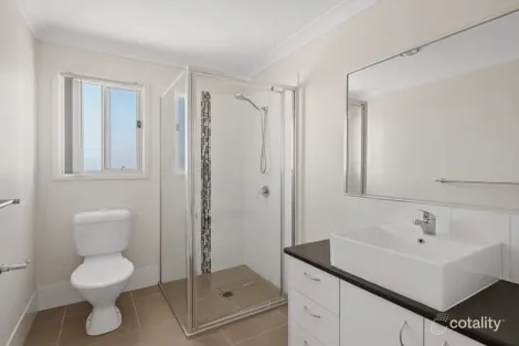 Property photo of 2/128 Worthing Street Wynnum QLD 4178