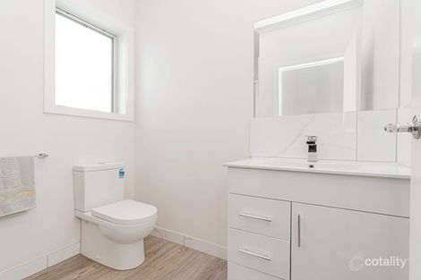 Property photo of 2/3 Woodburn Crescent Meadow Heights VIC 3048