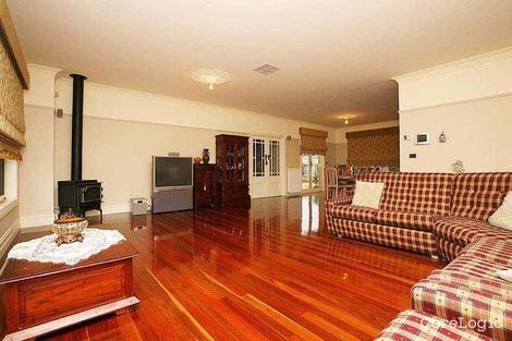 Property photo of 12 Sovereign Way Hillside VIC 3037