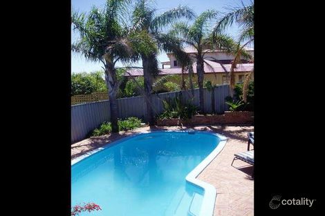 11 Magnolia Rise, Halls Head, WA 6210