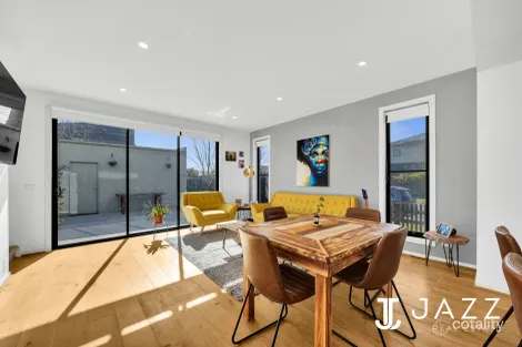 Property photo of 42 Umbrella Way Point Cook VIC 3030