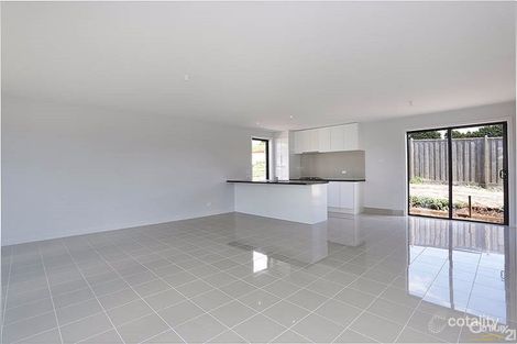 Property photo of 35 Cook Street Drouin VIC 3818