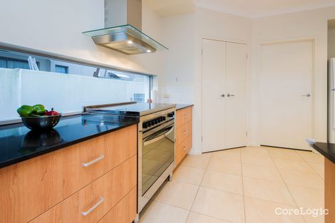 Property photo of 25 Harbourvue Court Helensvale QLD 4212