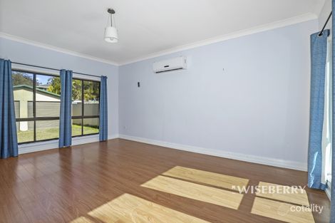 Property photo of 58 Gymea Crescent Mannering Park NSW 2259