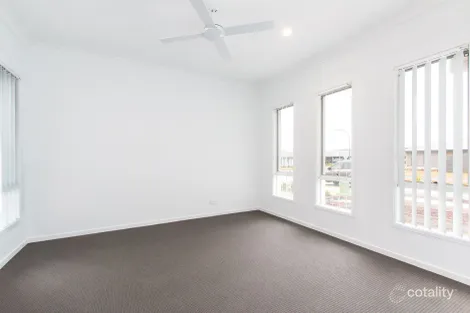 Property photo of 81 Seaside Boulevard Fern Bay NSW 2295