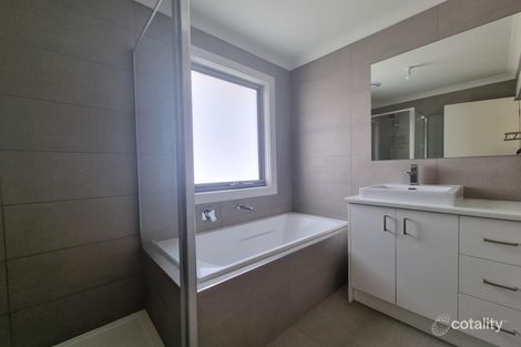 Property photo of 1 Louis Street Reservoir VIC 3073