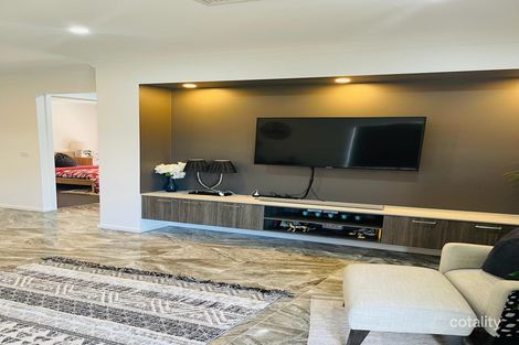 Property photo of 19 Goodison Grove Mount Cottrell VIC 3024