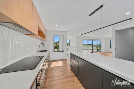 Property photo of 2/135 Roslyn Avenue Kingston Beach TAS 7050